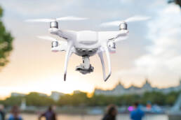 Lesaanbod - Vliegen en programmeren met drones